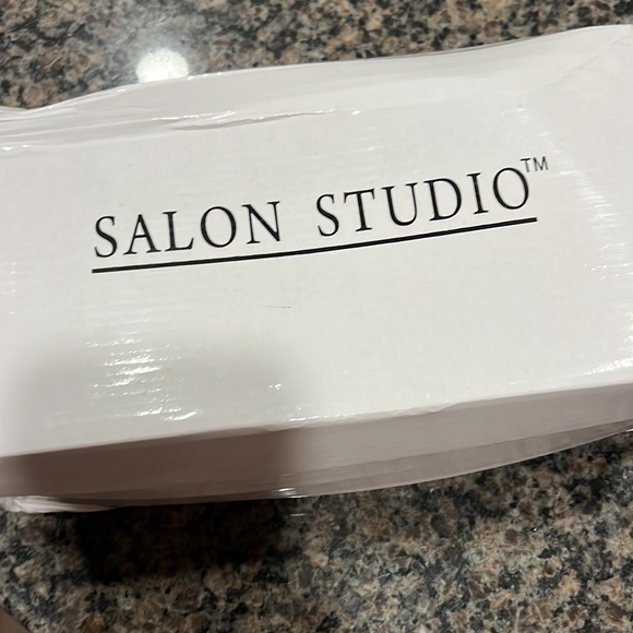 NWT Salon Studio Low Heels 👠 - Picture 5 of 6